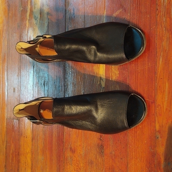 Lucky Brand Black Leather Sandals with Block Heel Sz 9 - Picture 2 of 10